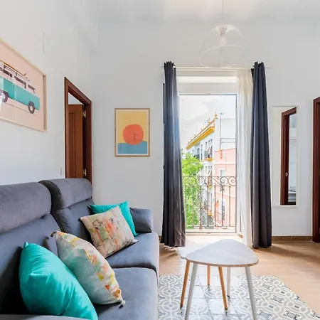 Contemporary Urban Apartment Seville